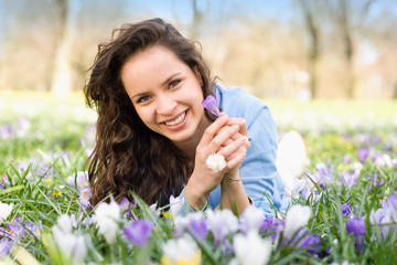 Natural beauty woman in spring - 40173085