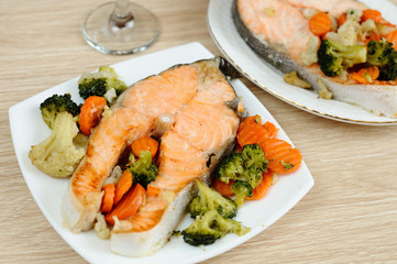 Delicious salmon with vegetables