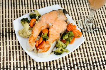 Delicious salmon with vegetables