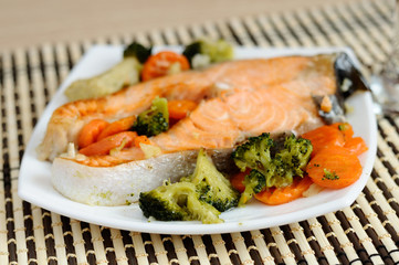Delicious salmon with vegetables