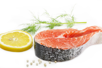 Lachssteak mit Zitrone und Dill