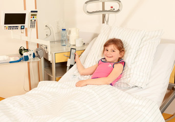 Kleine Patientin hat Spass