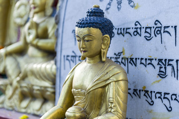 Monument de Bouddha au temple de Swayambhunath.