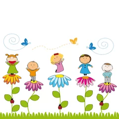 Foto op Plexiglas Lieveheersbeestjes Blije kinderen in de tuin