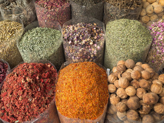 Dubai - dried herbs flowers spices in the street shop