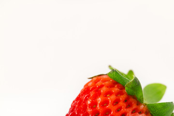 Fragola su fondo bianco