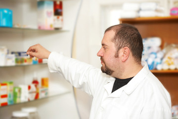 Obraz premium Pharmacist at pharmacy