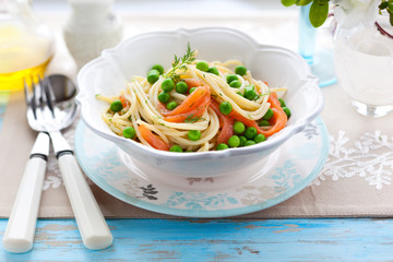 Spaghetti with salmon