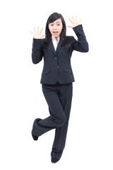 驚く女性