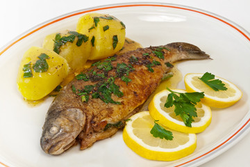 Forelle gebraten