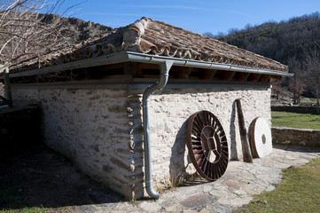 Obraz premium Old restored water mill