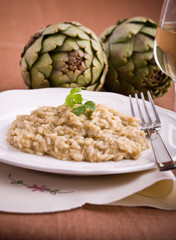 Risotto with artichokes. Risotto ai carciofi.