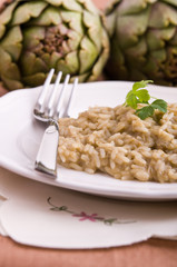Risotto with artichokes. Risotto ai carciofi.