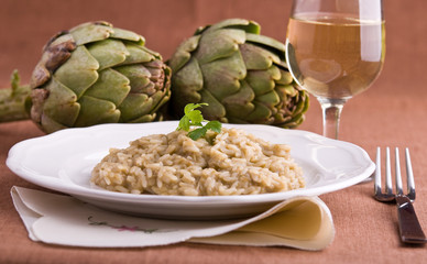 Risotto with artichokes. Risotto ai carciofi.