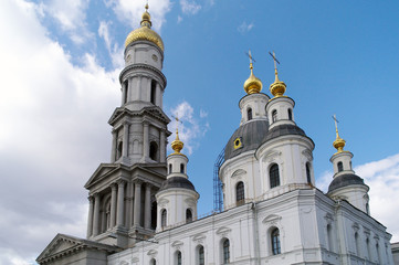 Fototapeta na wymiar Uspensky Cathedral ,Kharkiv.Ukraine
