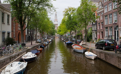 Fototapeta na wymiar Amsterdam Canal and Church