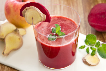 Beetroot ,Apple and Ginger smoothie