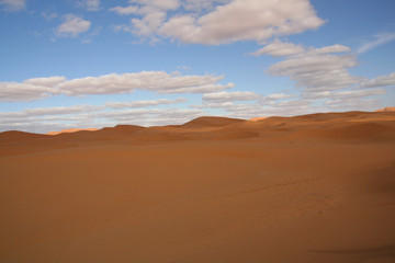 Fototapeta na wymiar Desert wydmy, Maroko