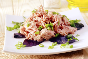 salad with tuna