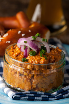 Bayerische Obatzer in einem Glas