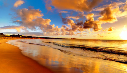 Fototapeta beautiful sunset on the  beach obraz