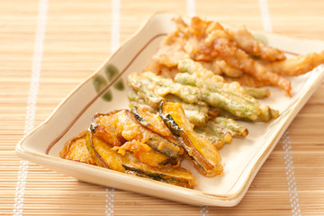 Fried vegetable and pork