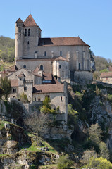 Fototapeta na wymiar Średniowieczny Kościół Saint-Cirq-Lapopie