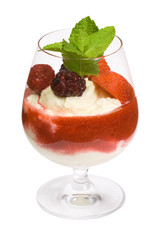 Ice cream  with fruits in bowl