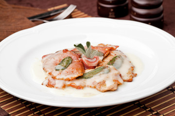 saltimbocca (Salt' im bocca)