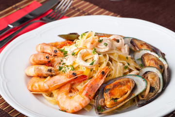 fettuccine  with Shrimp and mussel