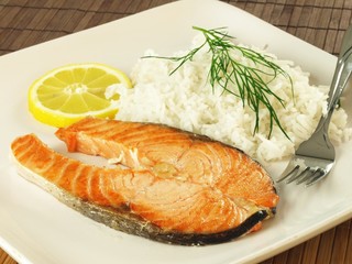 Salmon fillet with rice