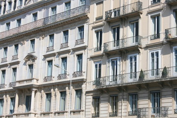 Fototapeta na wymiar Façades d'immeubles