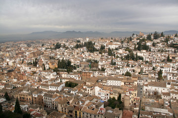 Fototapeta na wymiar Widok z dzielnicy mieszkaniowej w mieście Granada, Hiszpania