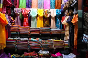 Fotobehang Colorful scarves, old bazaar, Istanbul © aida sheikholeslami