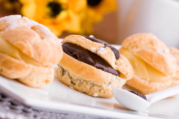 Cream Puffs. Bignè farciti.