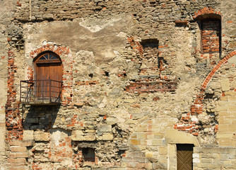 balkon w murze