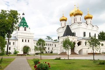 Fototapeta na wymiar Trinity cathedral (Kostroma)