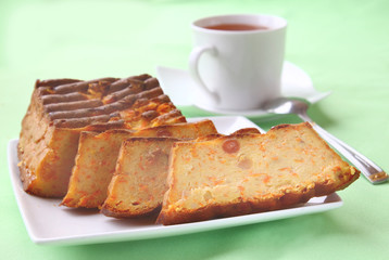 Semolina cake with a pumpkin and raisin