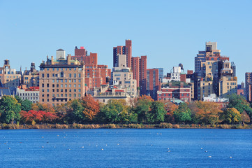 Fototapeta premium New York City Central Park over lake