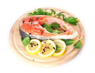 Red fish with lemon and parsley