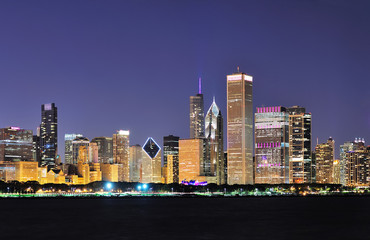 Naklejka na ściany i meble Chicago skyline o zmierzchu