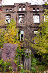 Fototapety  ruiny zabytkowego domu w Warszawie