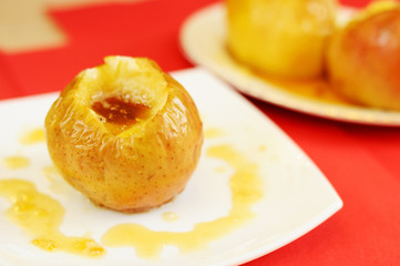 Baked apples with honey
