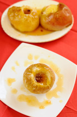 Baked apples with honey