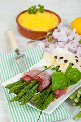 Asparagus with speck