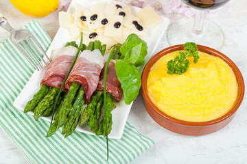 Asparagus with speck