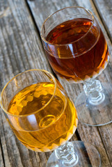 liquore all' albicocca e amaro - apricot liqueur