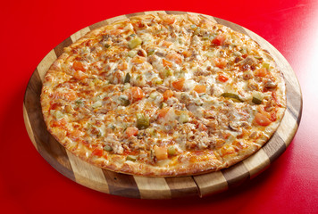 Pizza with smoked hen