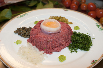Assiette de viande tartare.