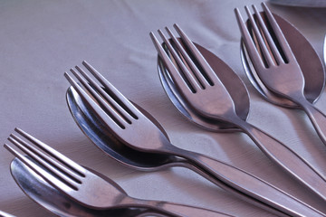 many pair of spoon and fork